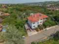 casa-cu-teren-756-mp-dealuri-oradea-panorama-superba-small-0