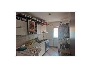 Apartament 3 camere, 2 bai - zona Tractorul.