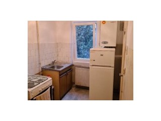 Apartament cu 2 camere etaj 3/4 ,zona Planete