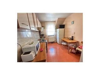 Apartament 2 camere decomandat - zona Tractorul.