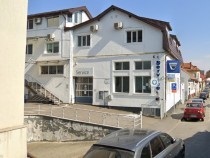 inchiriez-service-auto-echipat-brasov-centru-3500-euroluna-big-0