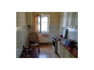 Apartament 3 camere -2 bai - zona Astra