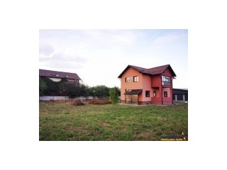 Pe 650 mp teren, Vila pe nivele, in arealul Cristian, Brasov