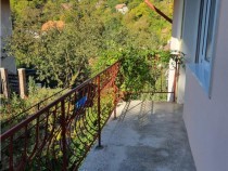 apartament-de-trei-camere-la-casa-zona-drumul-poienii-sc-big-0