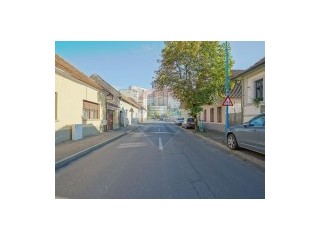 Casă / Vilă cu 7 camere de vânzare în zona Centrul Civic