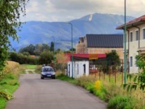 teren-cu-utilitati-la-strada-asfaltata-in-zona-linistita-big-0