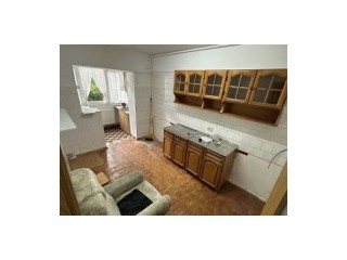 Apartament 3 camere, 2 bai - zona Racadau.