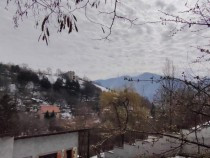 teren-cu-casa-demolabila-pe-drumul-de-poiana
