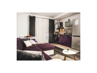 Apartament cu 2 camere de vânzare în zona Tractorul