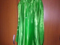 rochie-cu-trena-verde-din-satin
