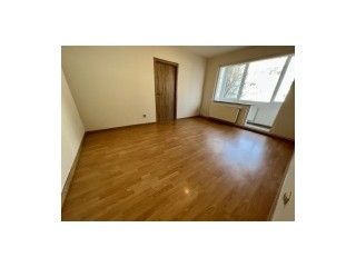 Apartament cu 2 camere, etaj 1/4 - zona Astra-Uranus.