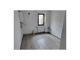 COLOSSEUM: Apartament 2 camere semidecomandat - zona Garii