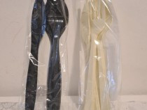 set-100-tacamuri-albe-sau-negre-furculita-cutit-lingura